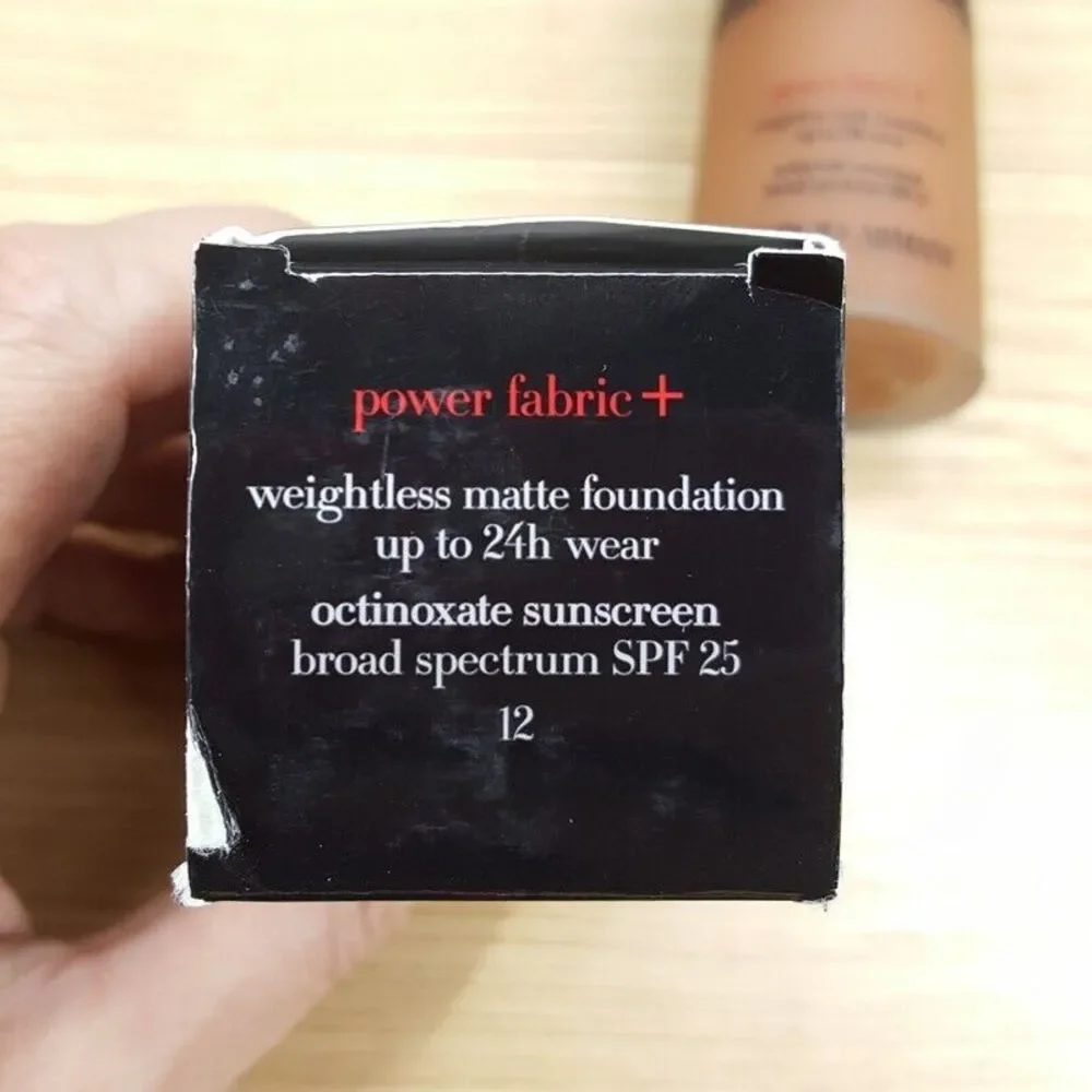 GIORGIO ARMANI # 12 Power Fabric + Weightless Matte Foundation SPF 25